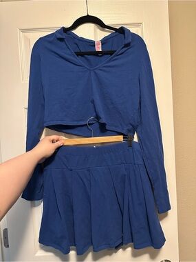 Two piece blue athleisure set